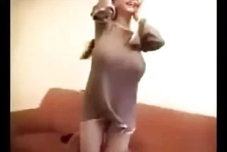और उस वर्ष, पेड़ के नीचे, सभी छेद के माध्यम से अपनी सौतेली माँ चुंबन फुल मूवी एचडी सेक्सी